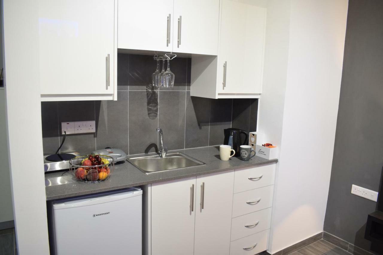 Takis Apartments 아이아 나파 외부 사진