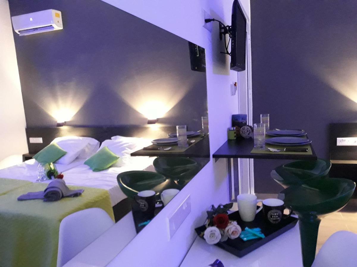 Takis Apartments 아이아 나파 외부 사진